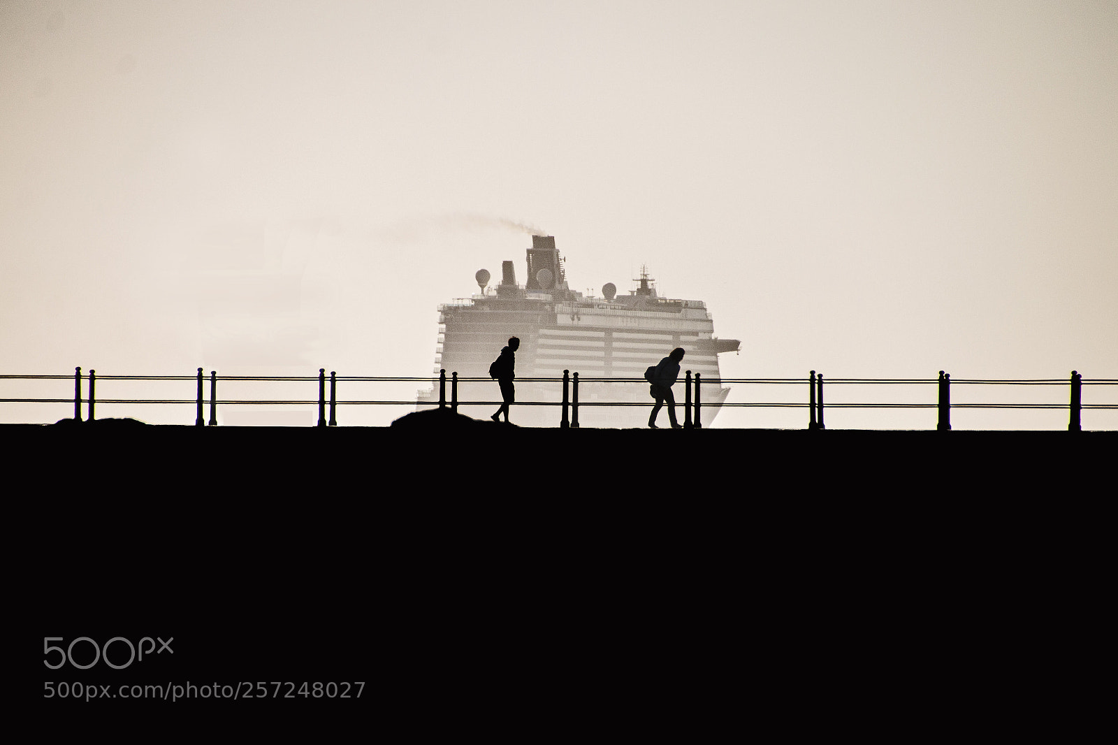 Canon EOS 70D sample photo. Tourists looking for a photography