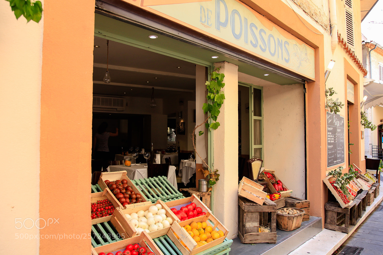 Canon EOS 5D Mark II sample photo. Antibes photography