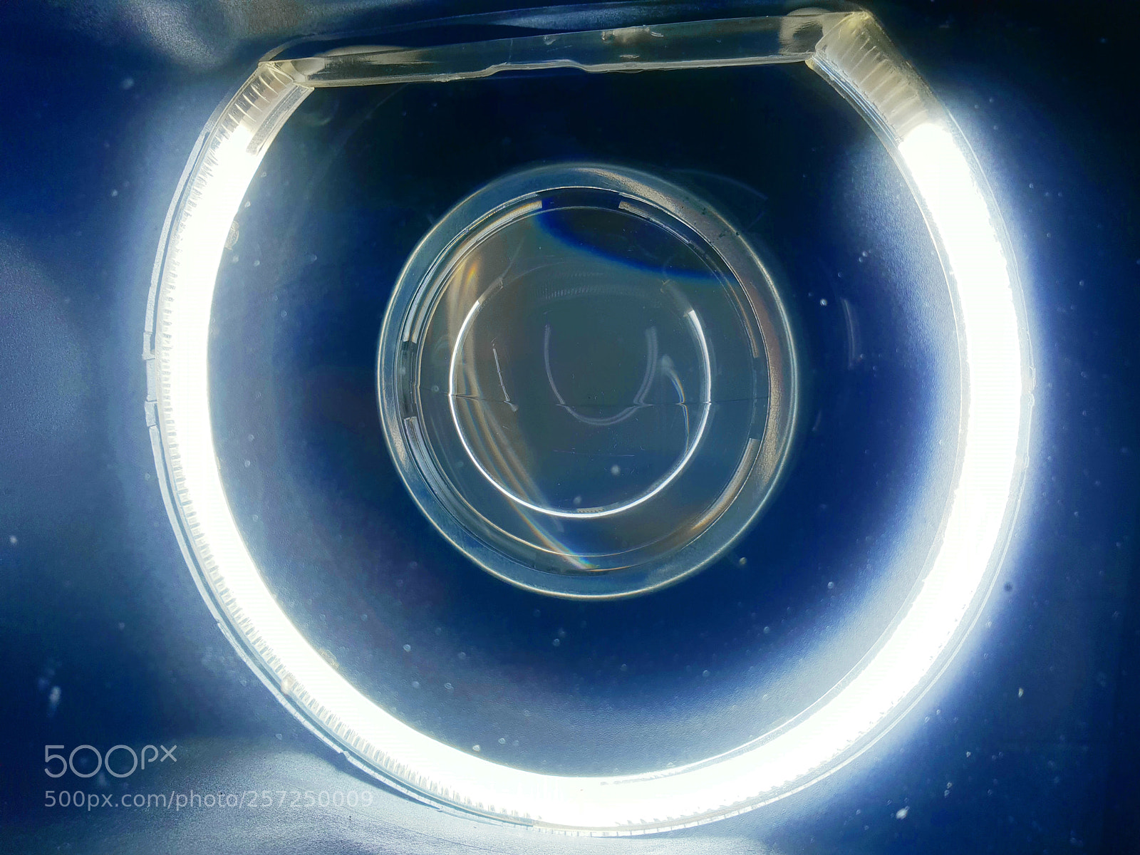 Samsung Galaxy S9+ sample photo. Circle of light photography