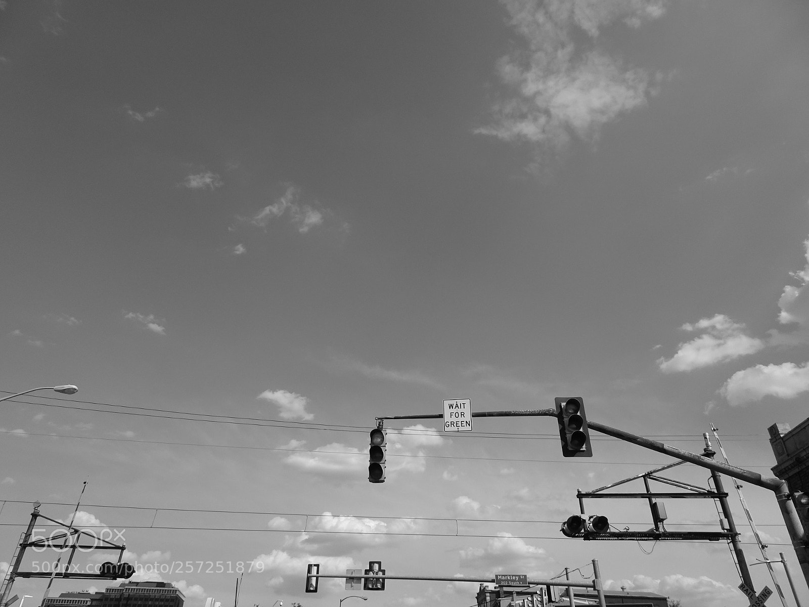 Sony Cyber-shot DSC-HX90V sample photo. Waiting for green photography