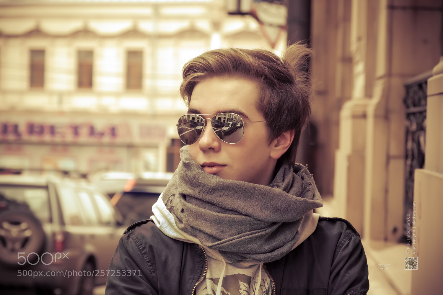 Canon EOS 500D (EOS Rebel T1i / EOS Kiss X3) sample photo. Guy with sunglasses vlad photography