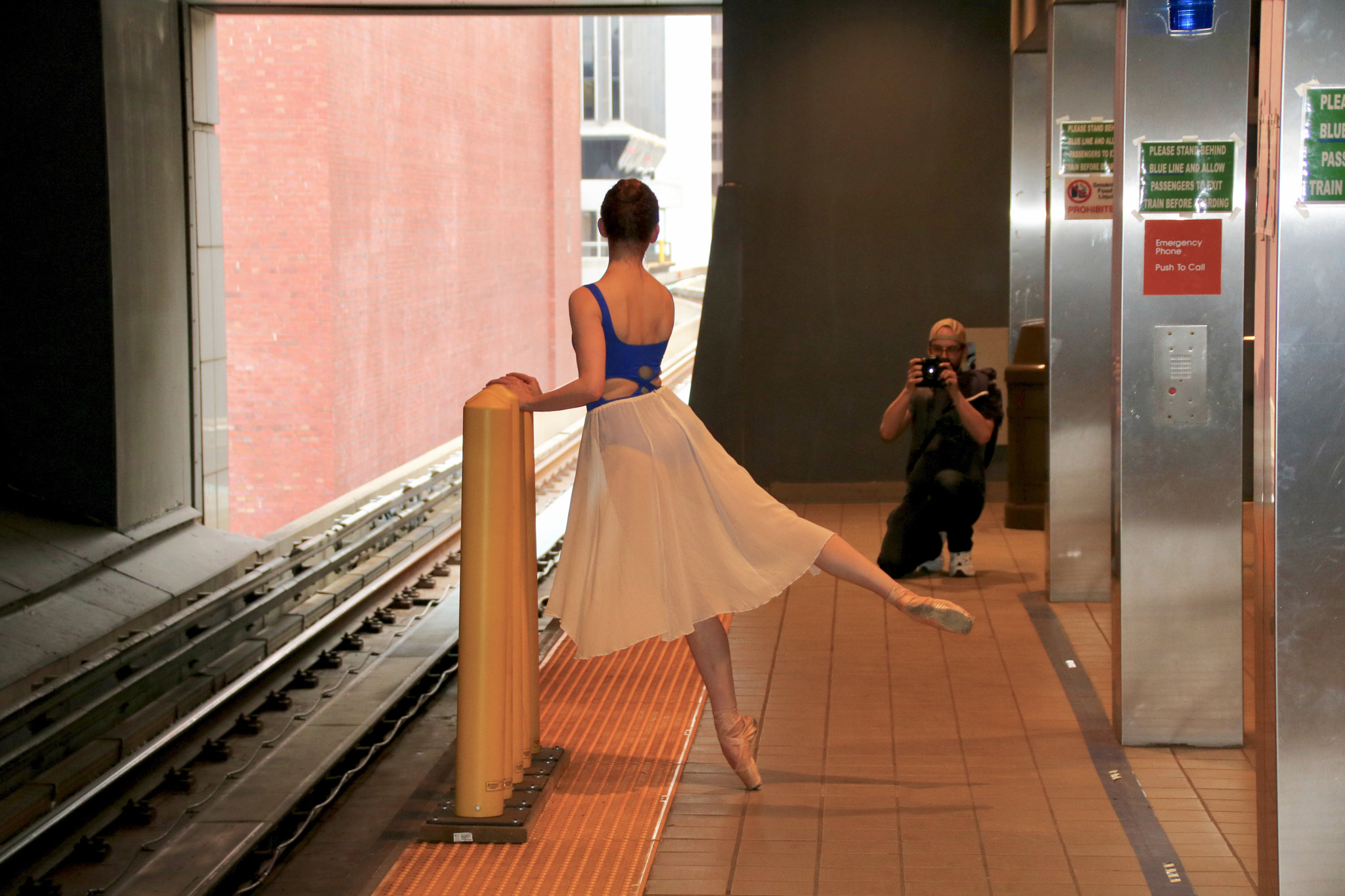 Canon EOS 760D (EOS Rebel T6s / EOS 8000D) sample photo. Street ballet photography