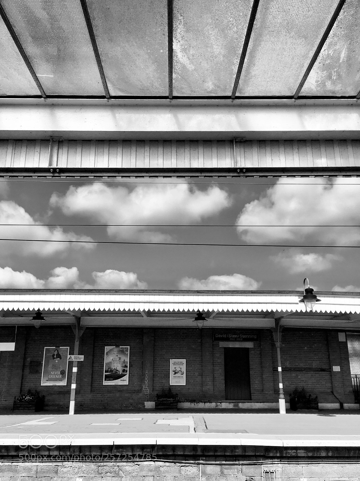 Apple iPhone SE sample photo. Ely station photography