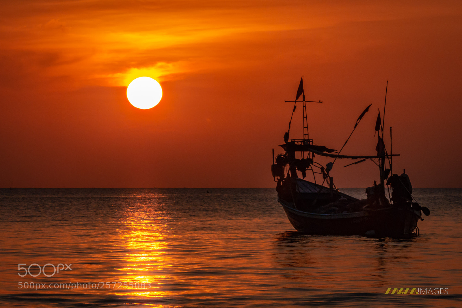 Panasonic Lumix DMC-FZ200 sample photo. Sunset at nathon on photography
