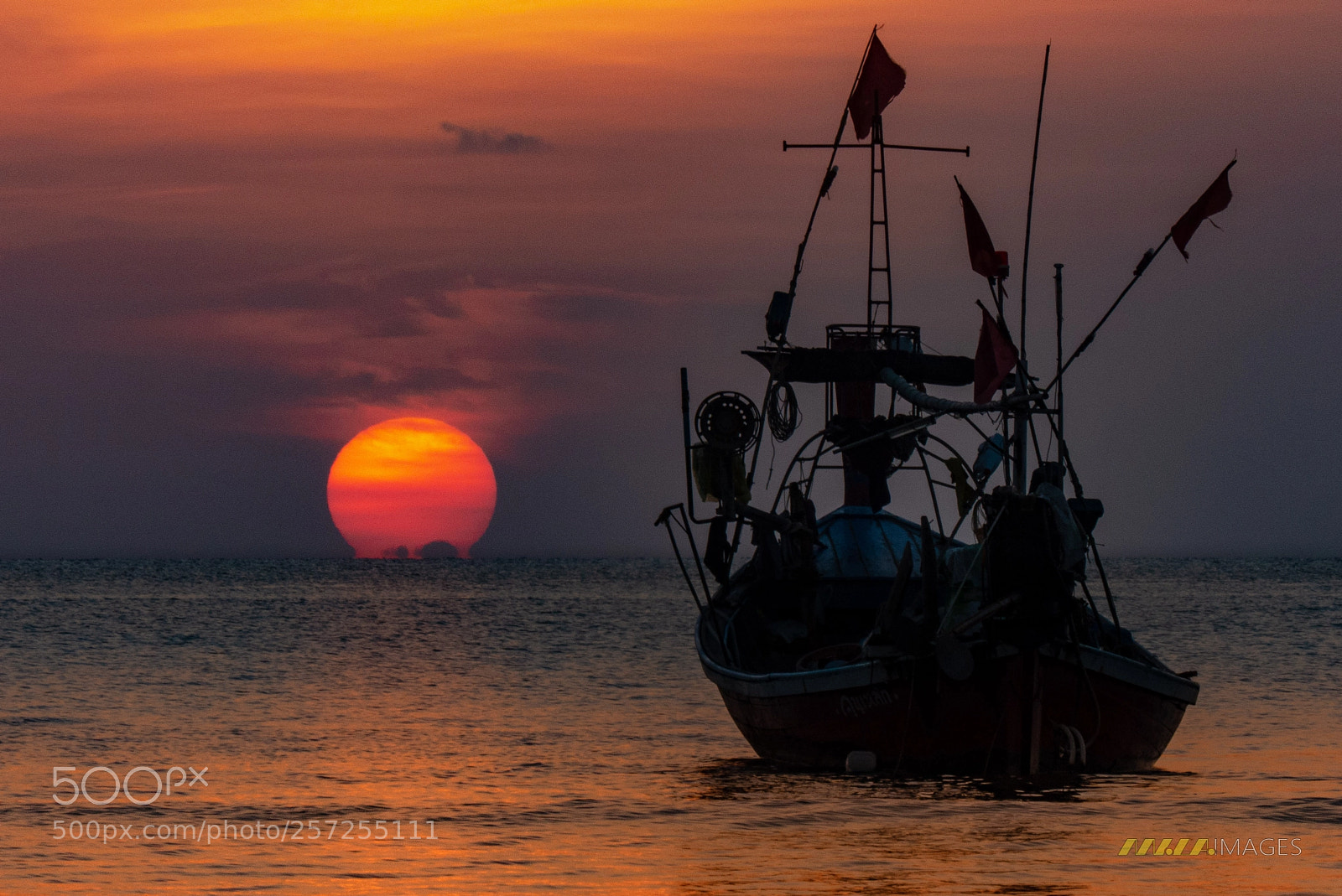 Panasonic Lumix DMC-FZ200 sample photo. Sunset at nathon on photography