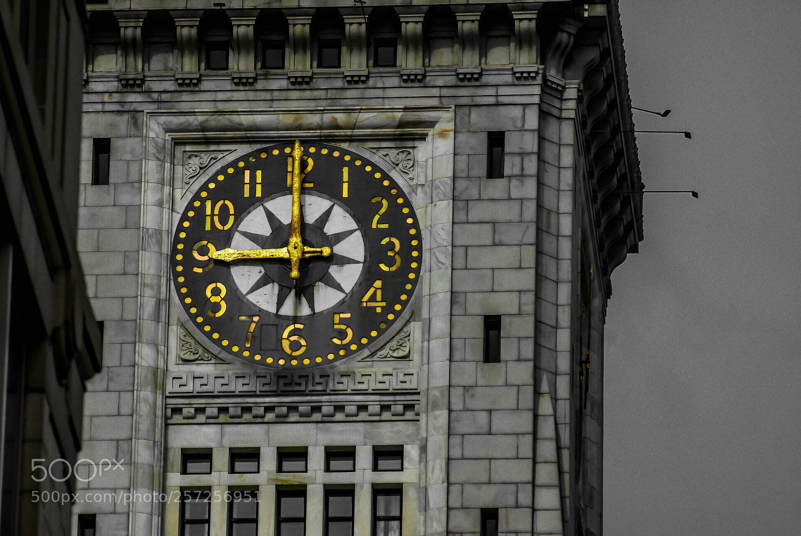 Sony Alpha DSLR-A100 sample photo. The clock tower photography