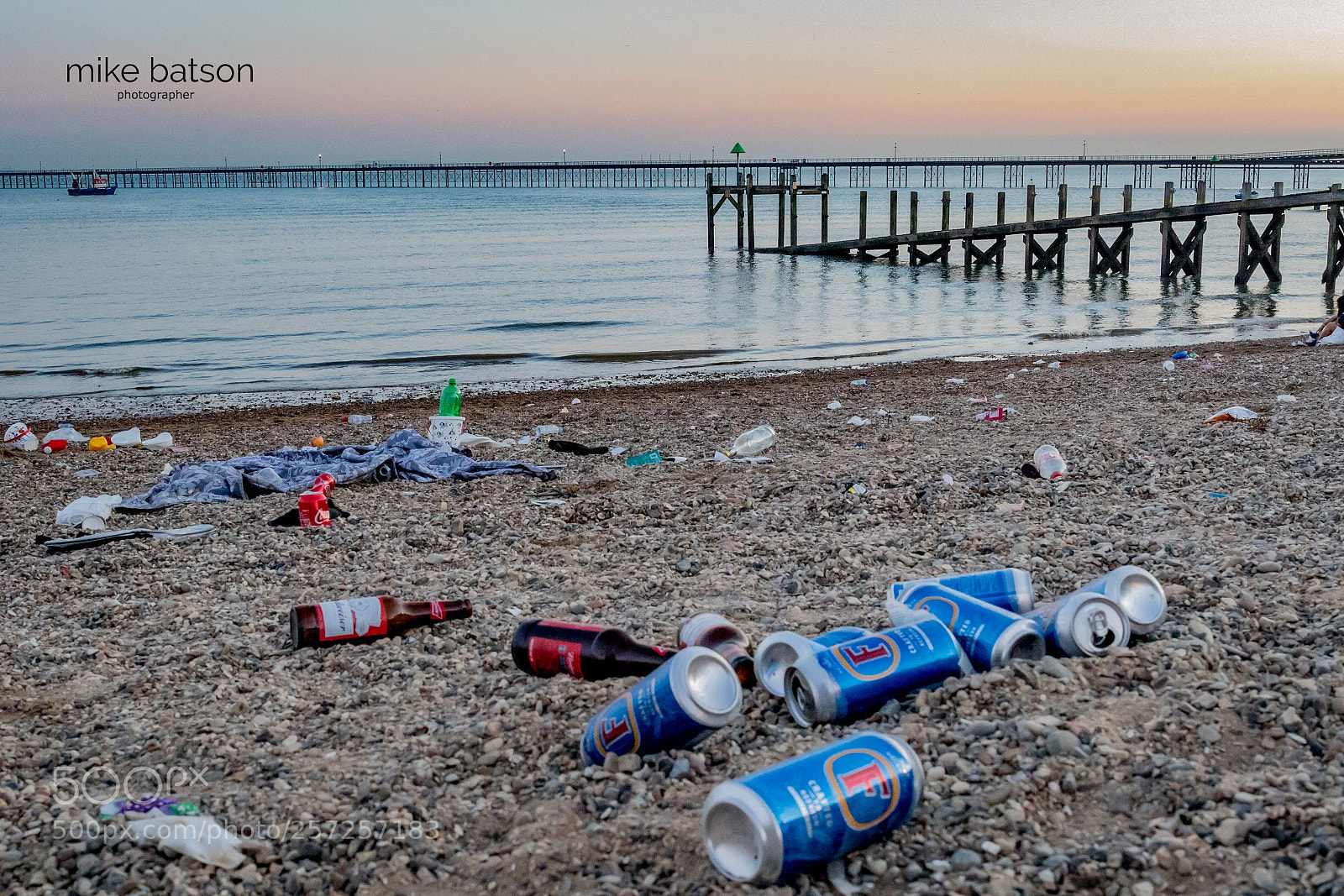 Canon EOS 7D Mark II sample photo. Rubbish at dusk photography