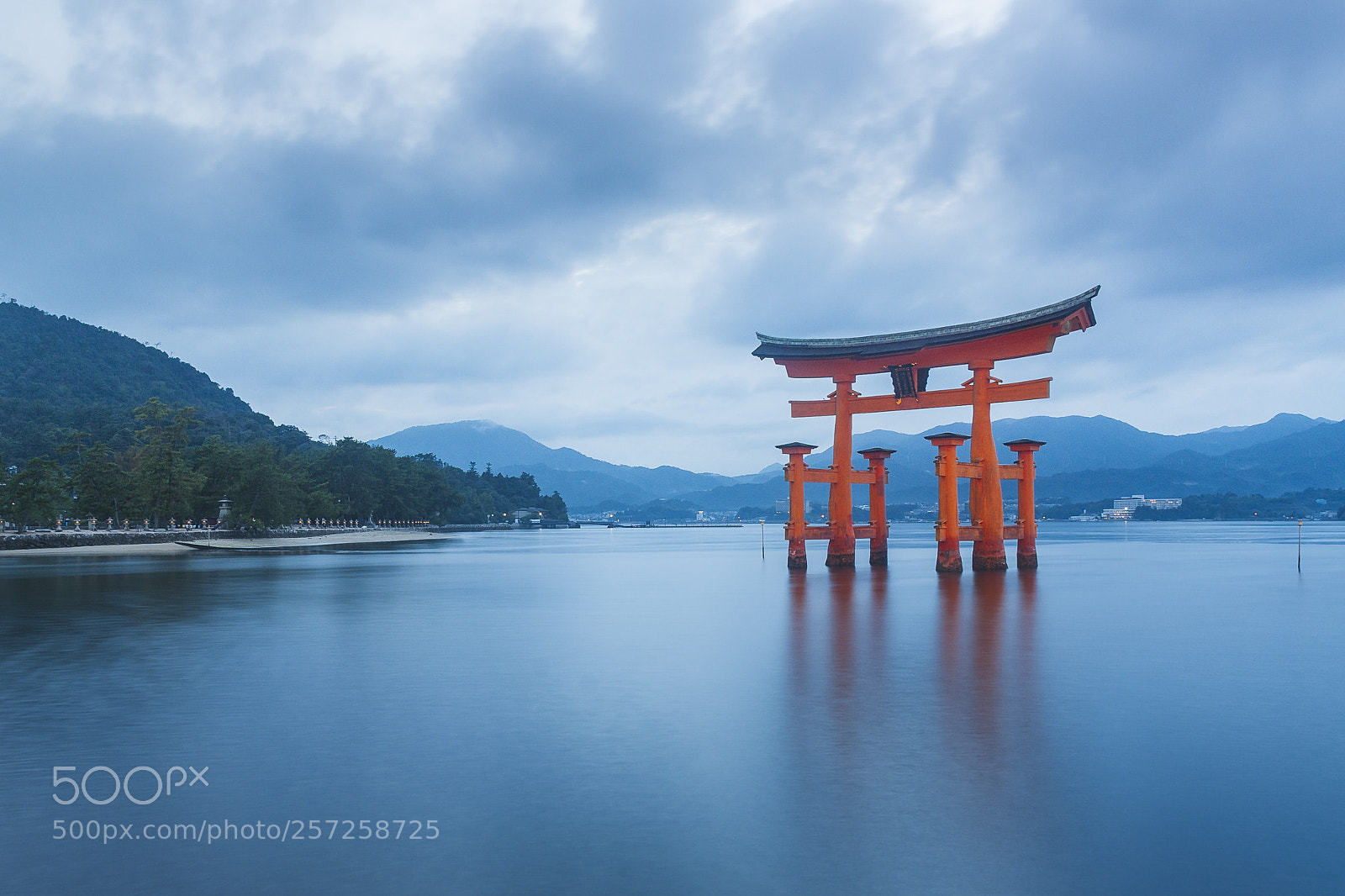 Canon EOS 450D (EOS Rebel XSi / EOS Kiss X2) sample photo. The great torii of photography