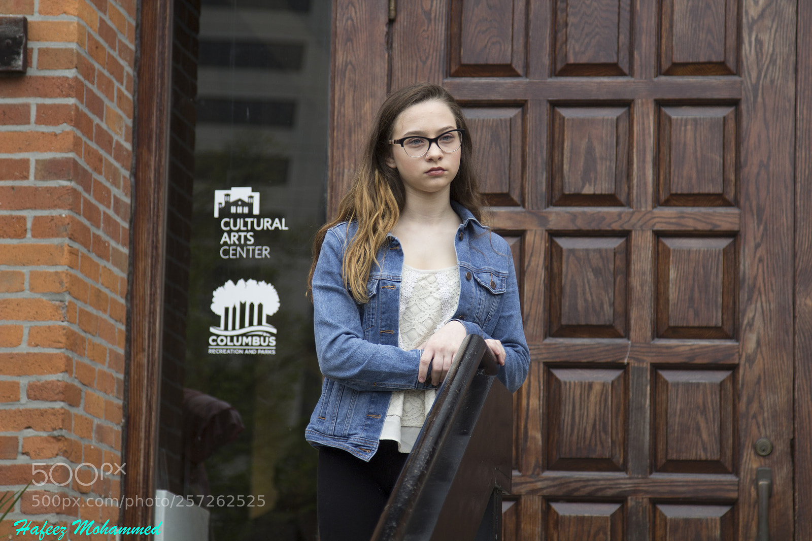 Canon EOS 1200D (EOS Rebel T5 / EOS Kiss X70 / EOS Hi) sample photo. Lost in her own photography