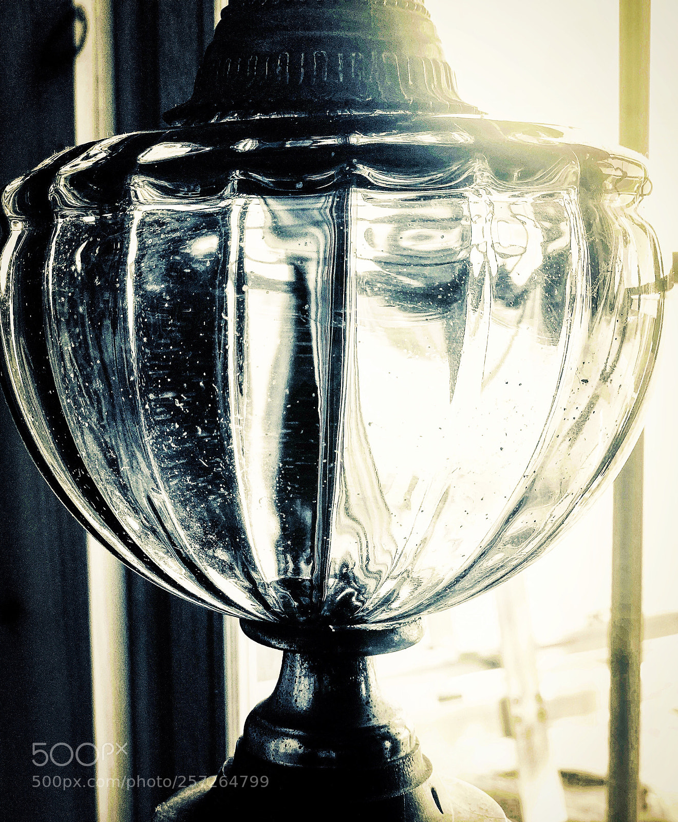 Apple iPhone X sample photo. Lamp photography