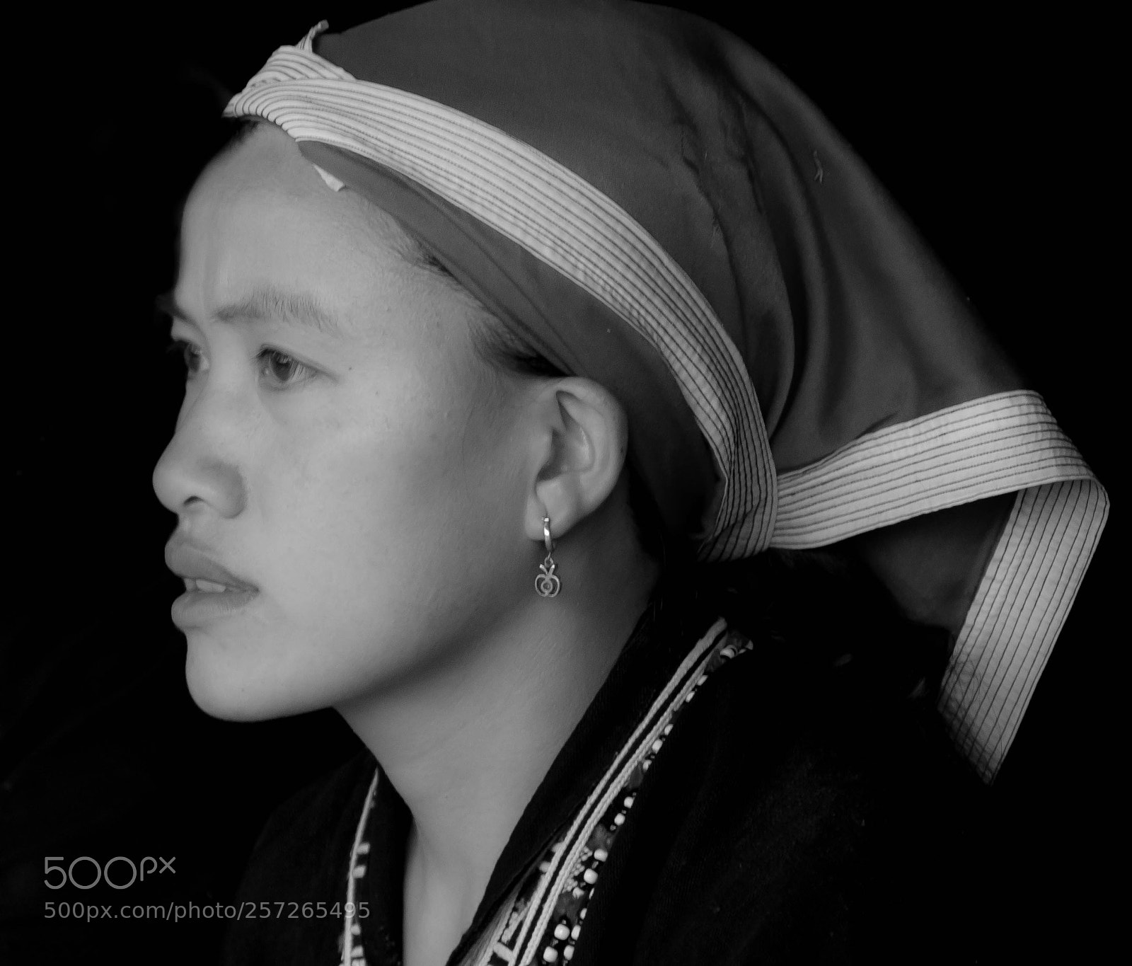 Nikon D80 sample photo. Red dao portrait photography