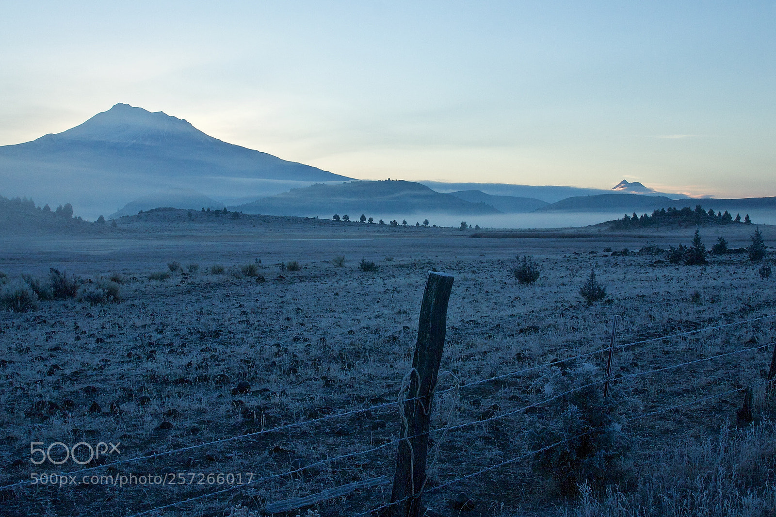 Canon EOS 550D (EOS Rebel T2i / EOS Kiss X4) sample photo. Ranch landscape table rock photography