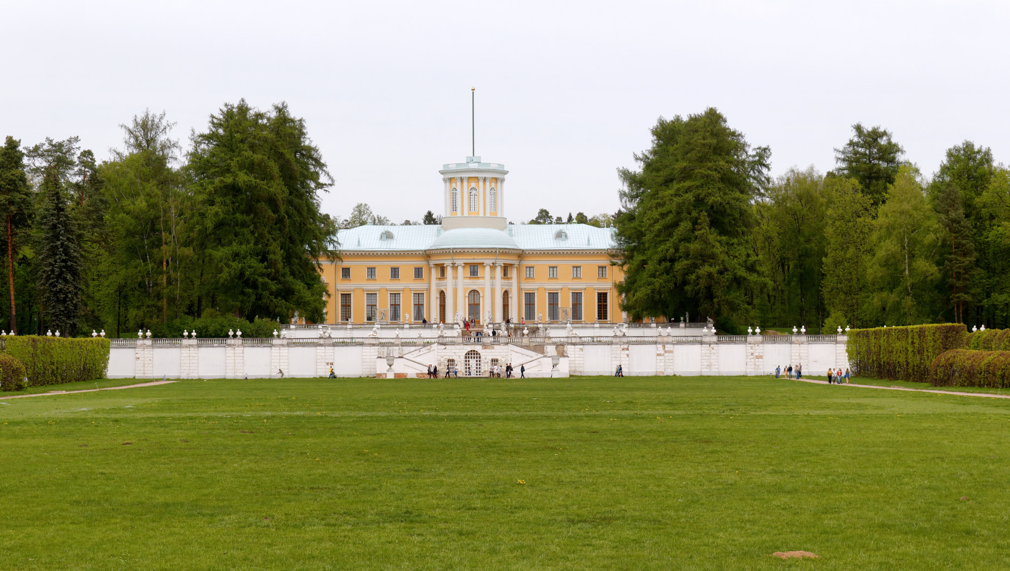Tamron SP AF 17-50mm F2.8 XR Di II LD Aspherical (IF) sample photo. Arkhangelskoye estate photography