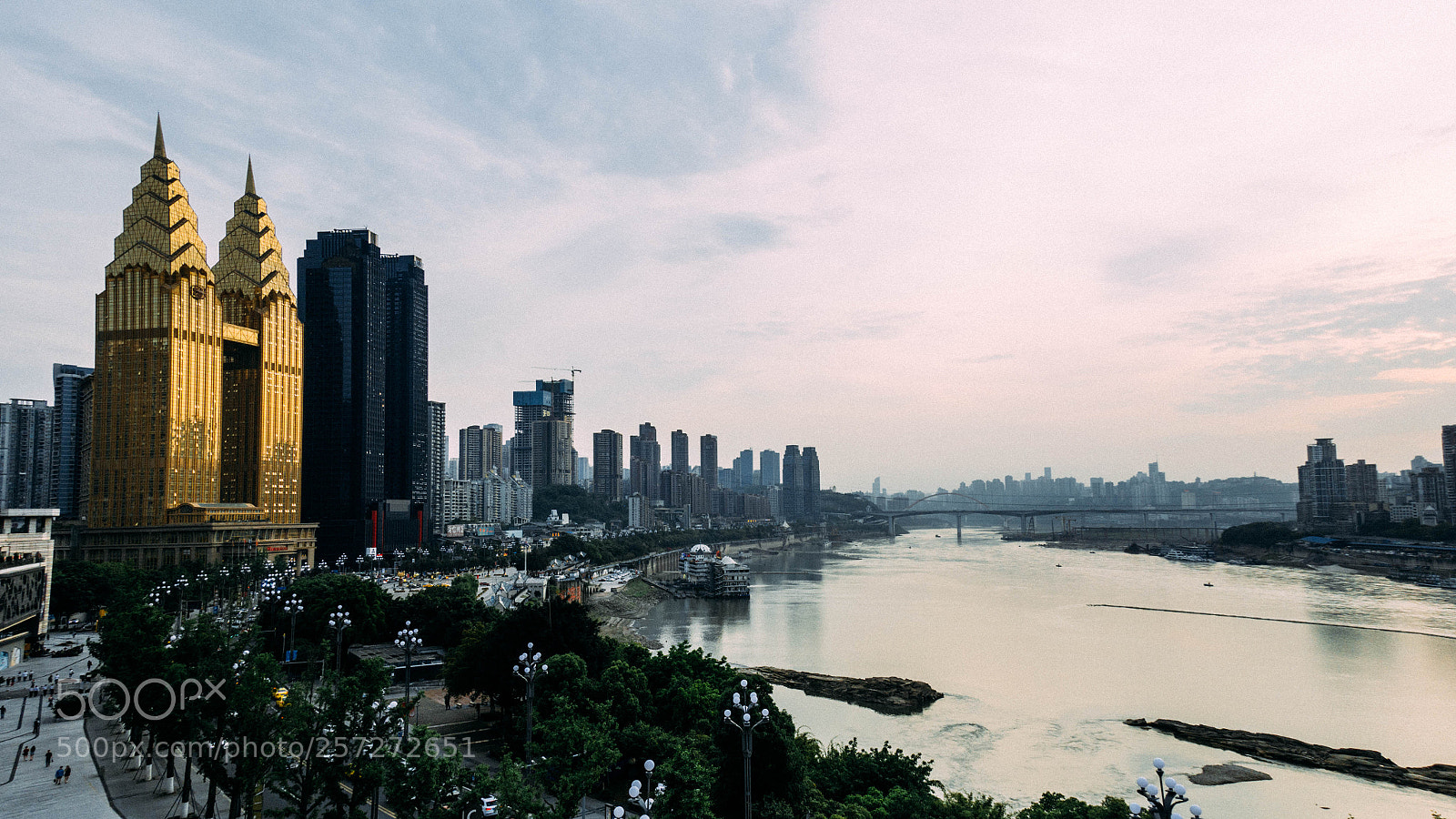 Sony Cyber-shot DSC-RX100 III sample photo. 黄金双子 photography