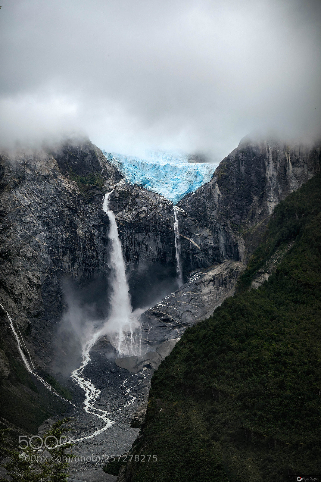 Panasonic Lumix DMC-LX10 (Lumix DMC-LX15) sample photo. The hanging glacier photography