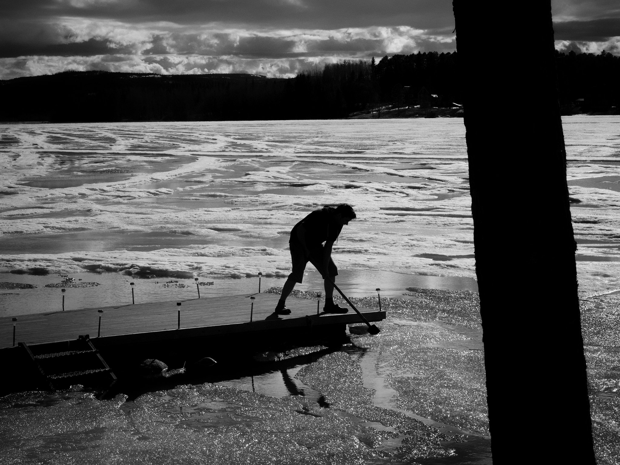YI TECHNOLOGY M1 sample photo. Breaking ice photography