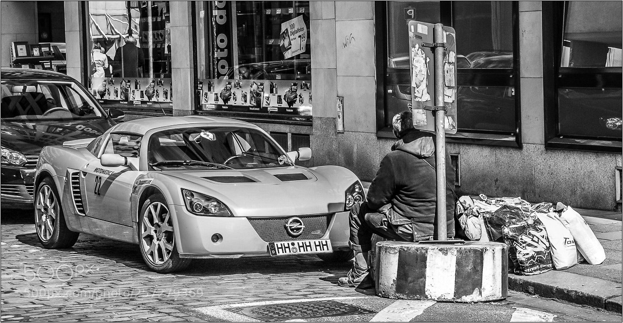 Sony Alpha DSLR-A300 sample photo. Room for the luggage? photography