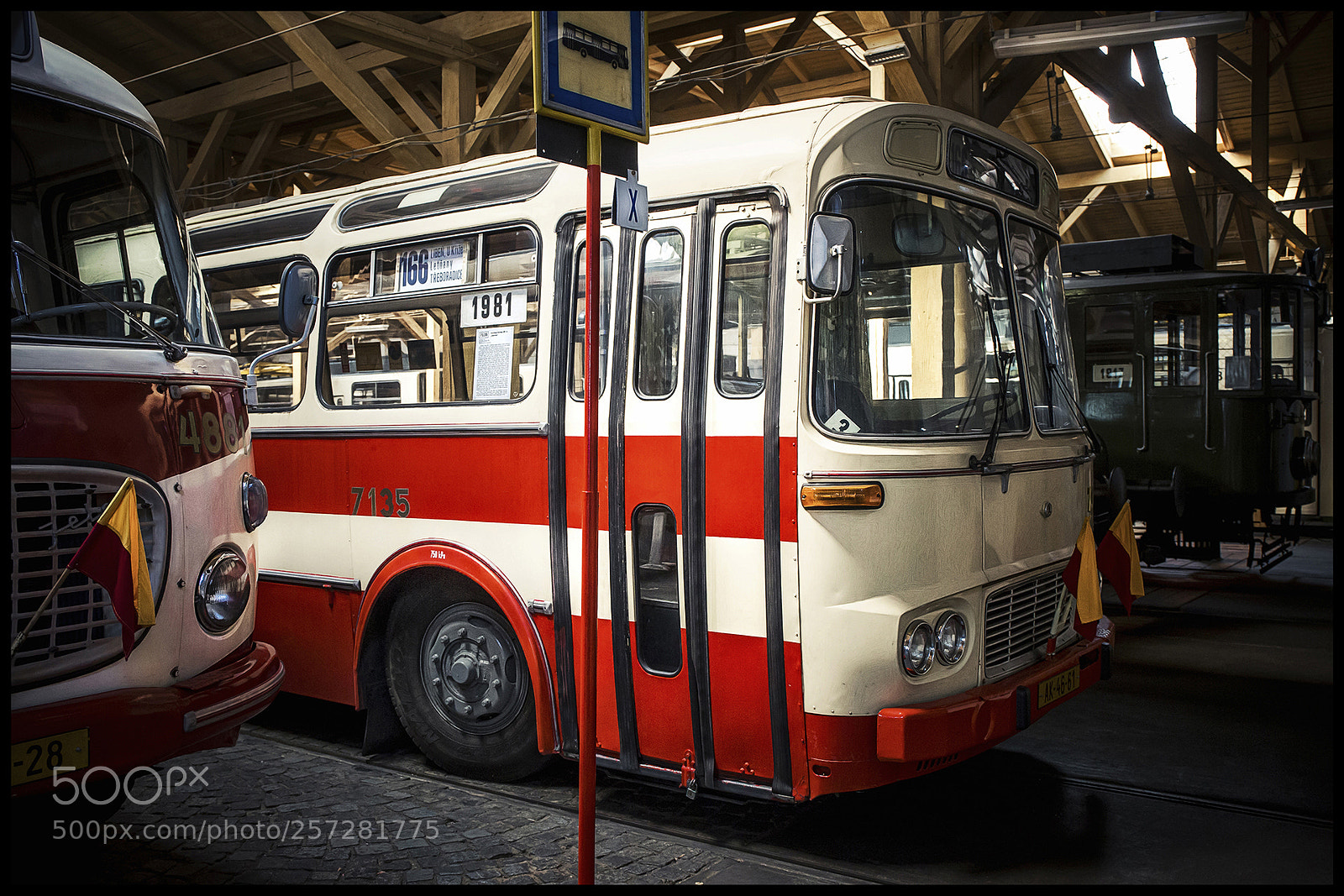 Canon EOS 6D sample photo. Old bus photography