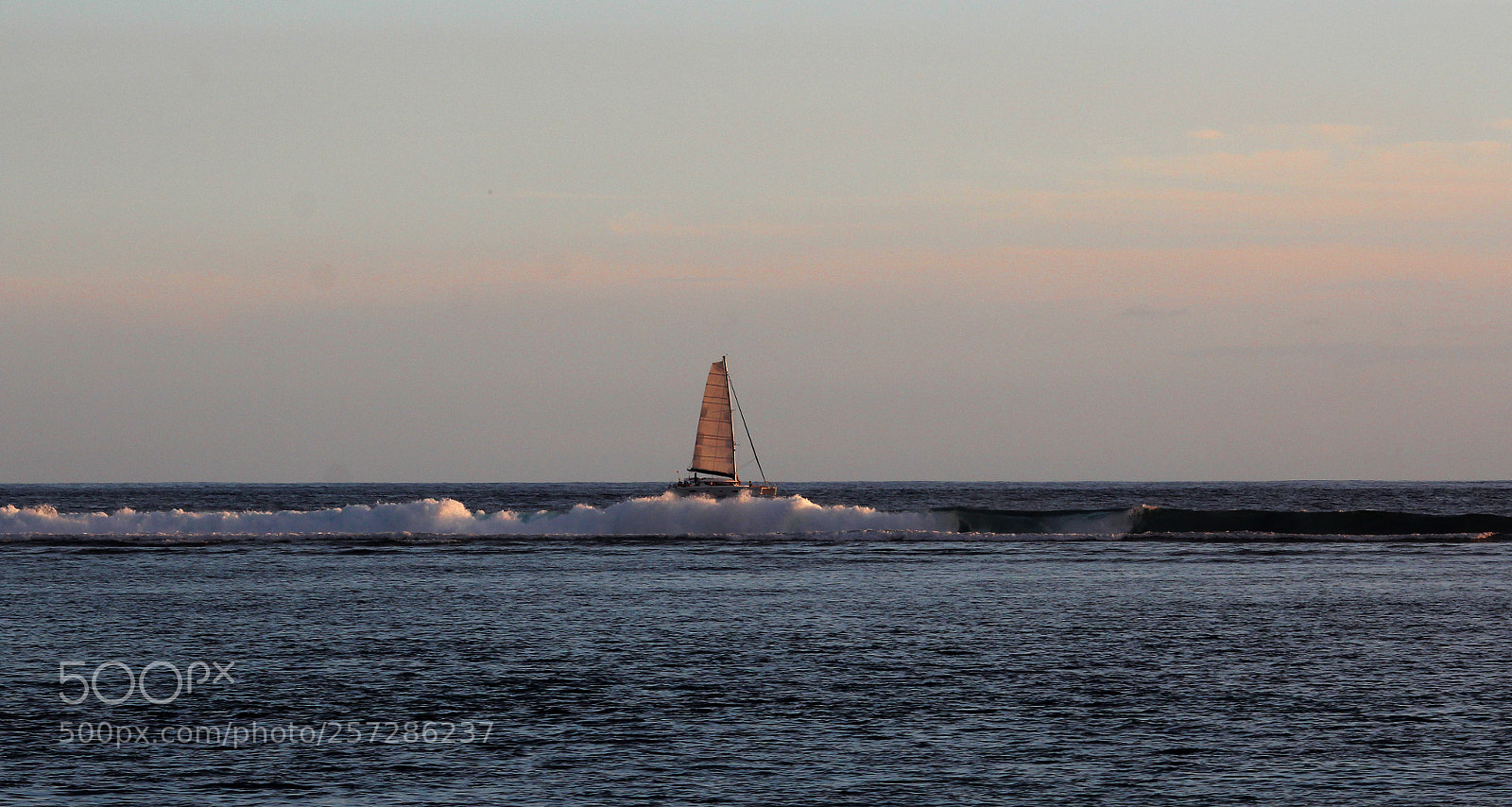 Canon EOS 600D (Rebel EOS T3i / EOS Kiss X5) sample photo. B teau sur l'eau photography