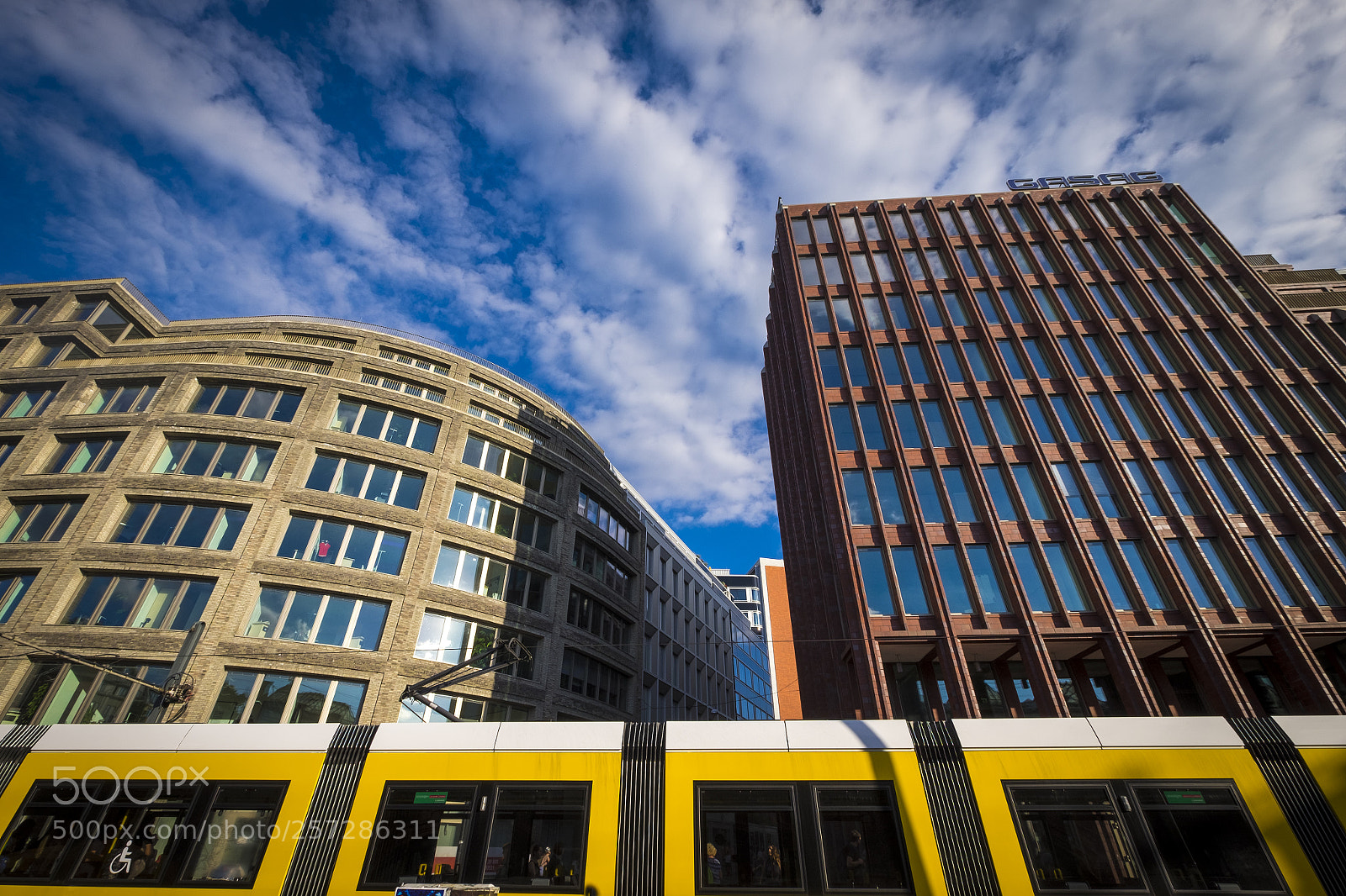 Fujifilm X-T10 sample photo. Public transport and contemporary photography