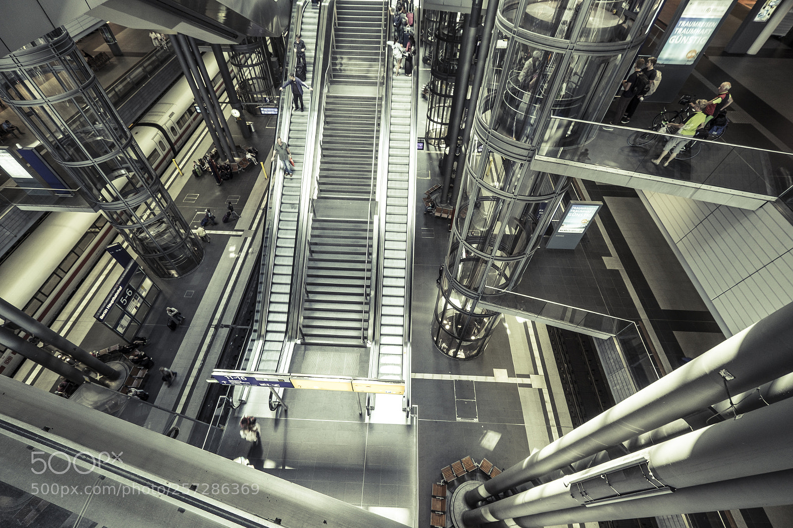 Fujifilm X-T10 sample photo. Main train station of photography