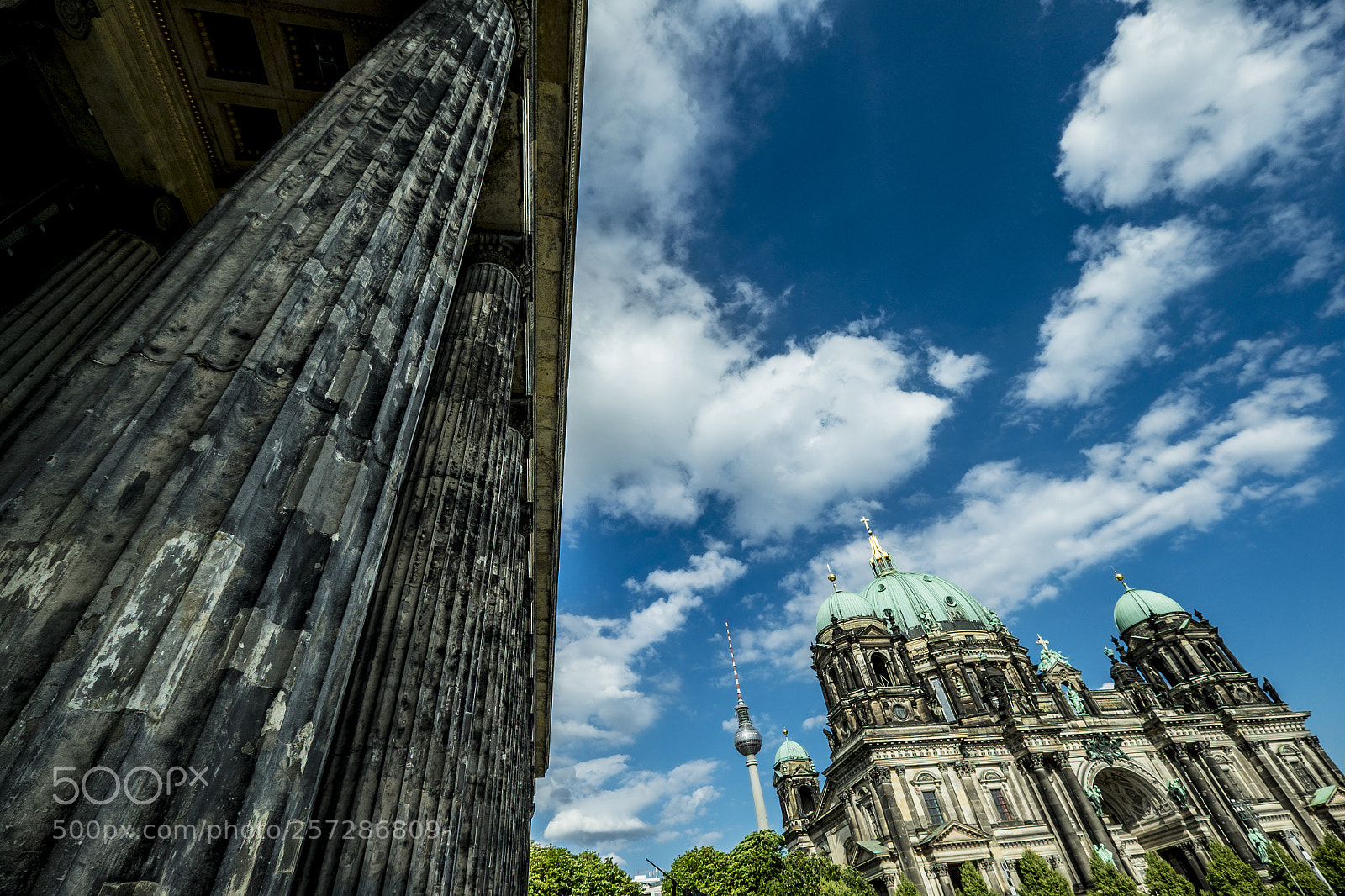 Fujifilm X-T10 sample photo. Famous place in berlin photography