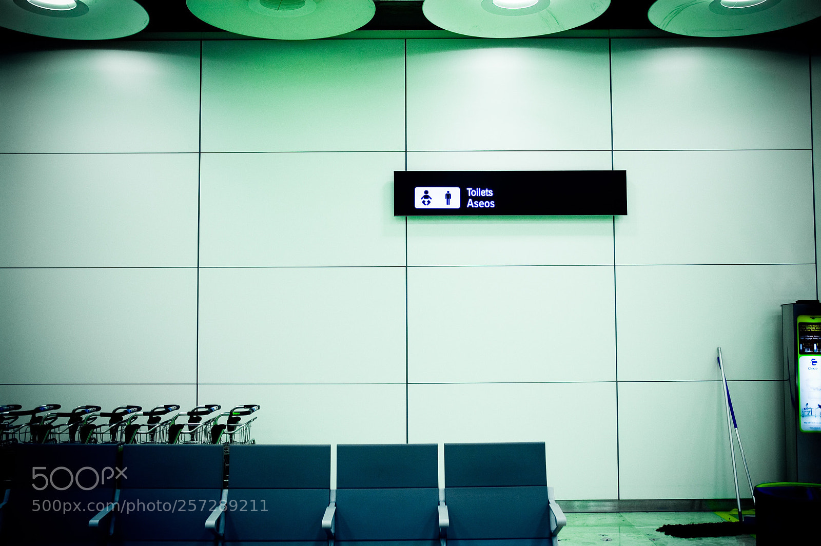 Nikon D70s sample photo. Madrid airport wall photography