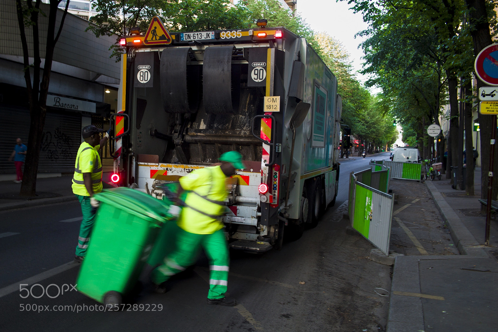 Leica M9 sample photo. Little green men petits photography