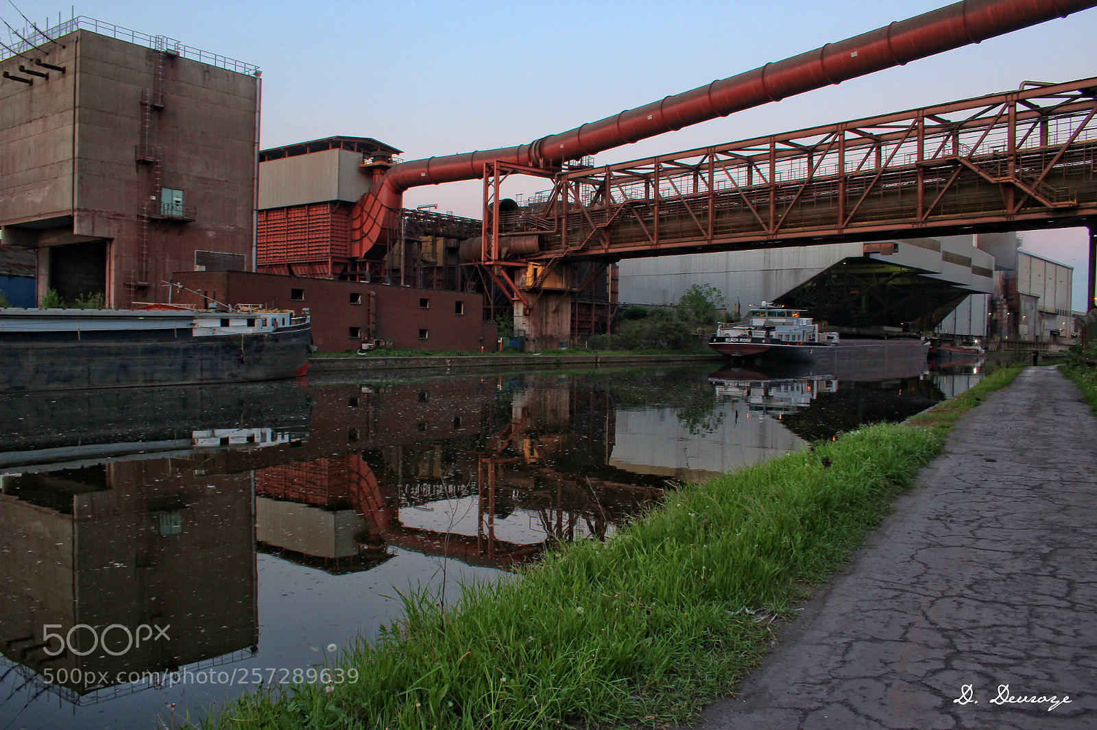 Canon EOS 1200D (EOS Rebel T5 / EOS Kiss X70 / EOS Hi) sample photo. Reflets rouille photography