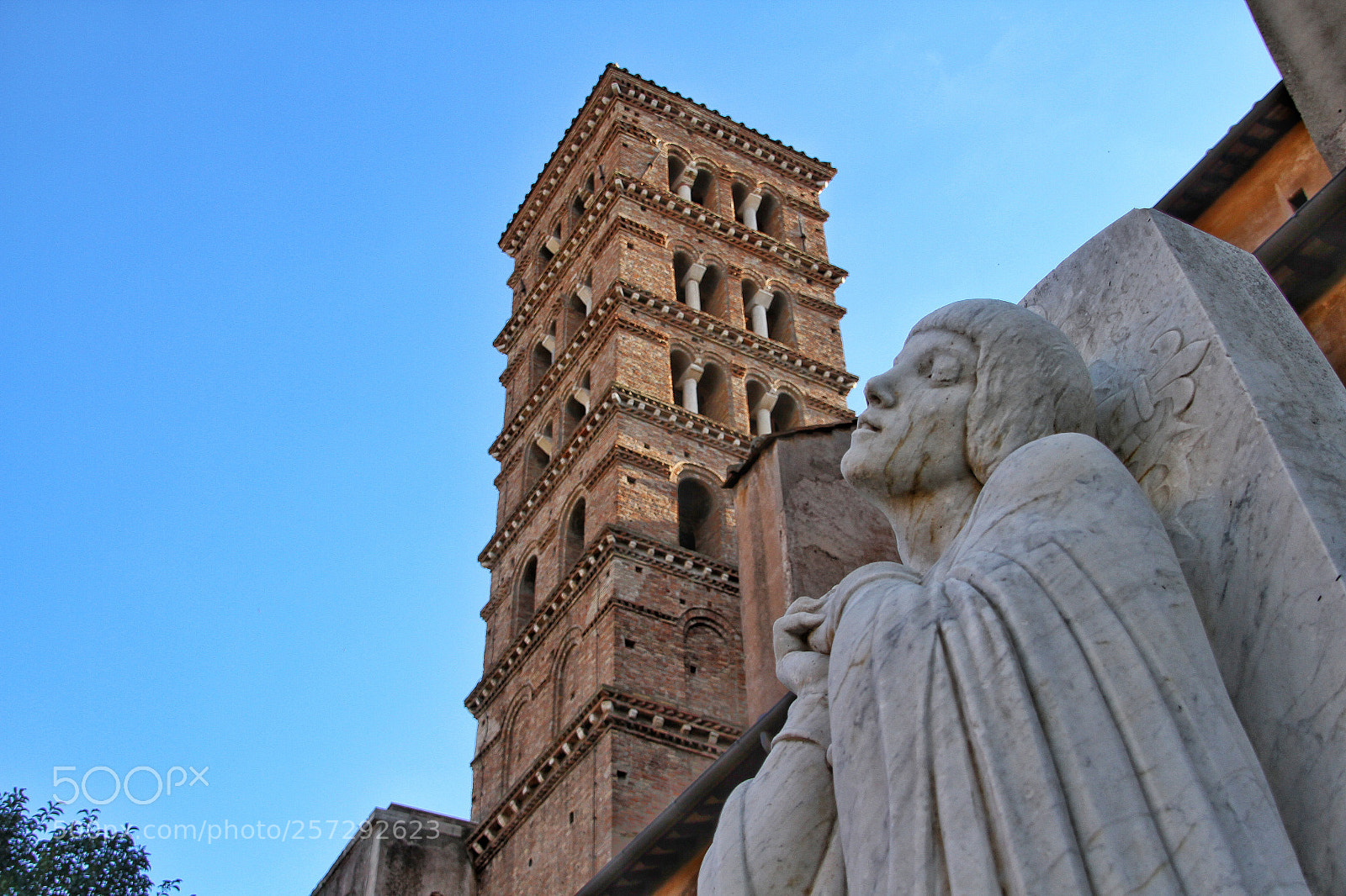 Canon EOS 7D sample photo. The sculpture benith the photography