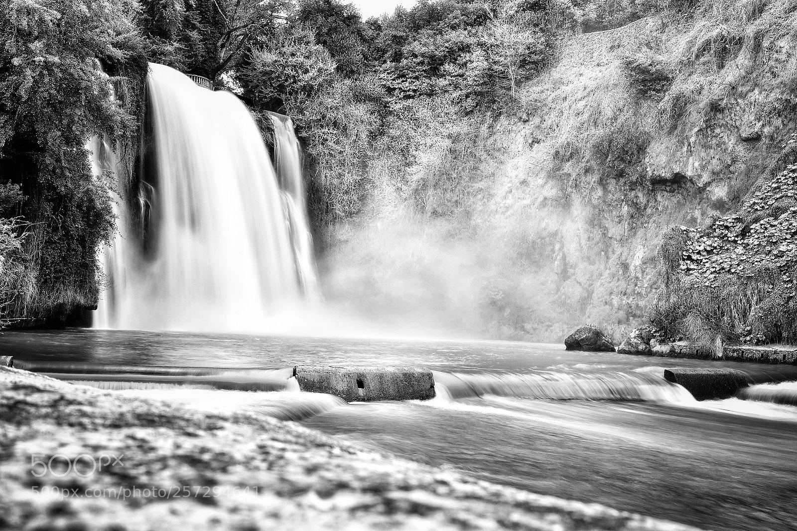 Fujifilm X-T10 sample photo. City waterfall photography