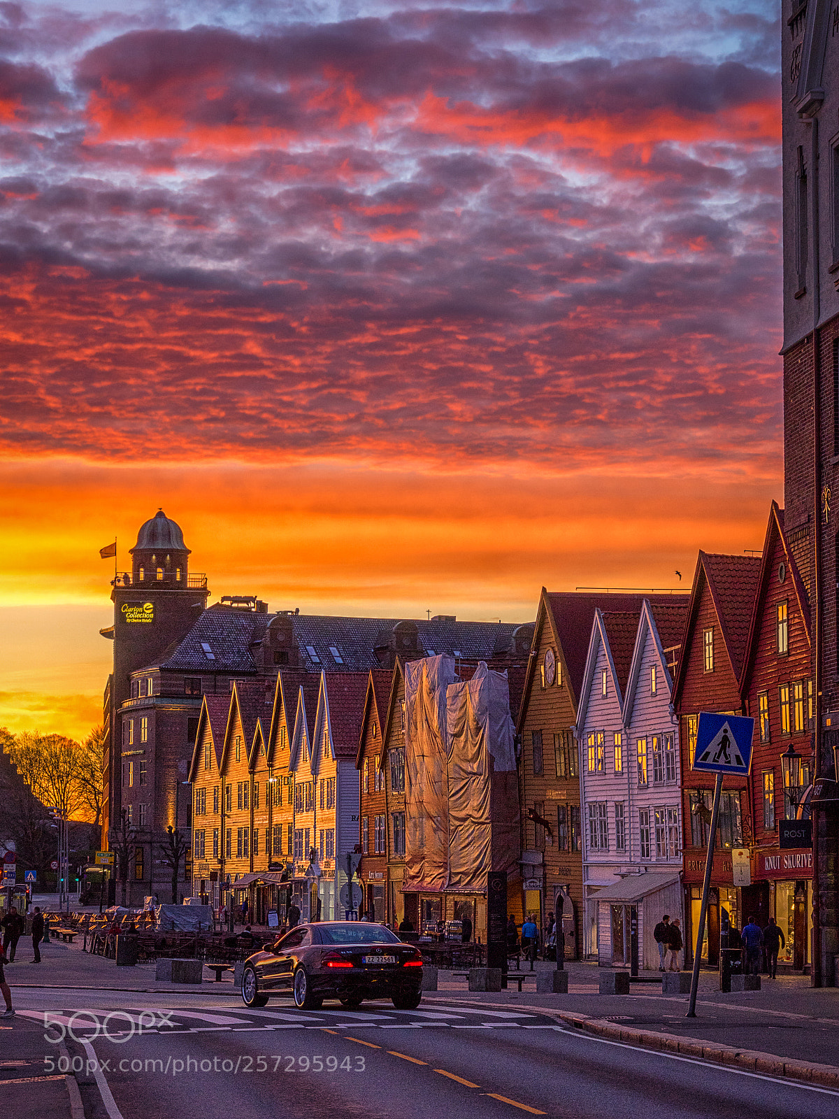 Sony a7 II sample photo. Evening colors at bryggen photography