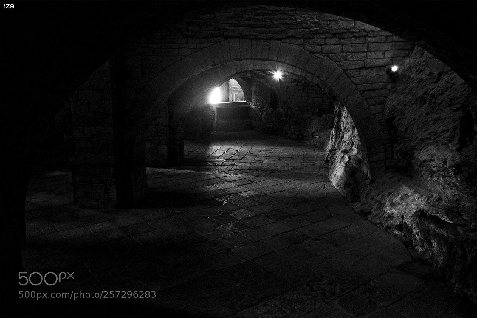 Canon EOS 450D (EOS Rebel XSi / EOS Kiss X2) sample photo. The catacombs photography