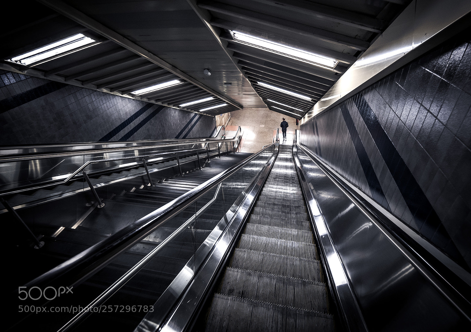 Panasonic Lumix DC-G9 sample photo. Underground photography