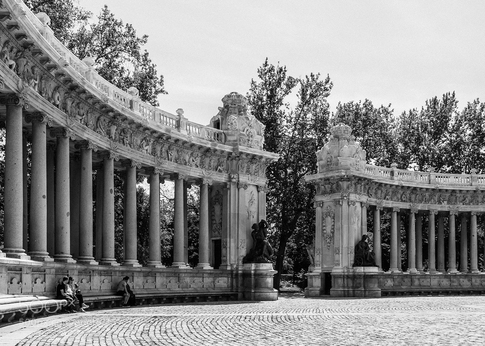 Panasonic Lumix DMC-LX100 sample photo. Rest and columns ... photography