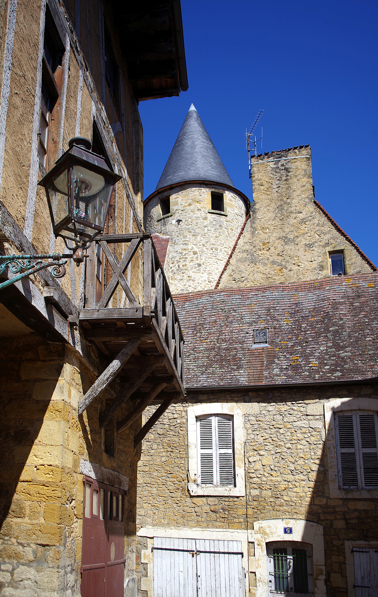 Tokina 19-35mm F3.5-4.5 AF sample photo. Sarlat-la-canéda photography