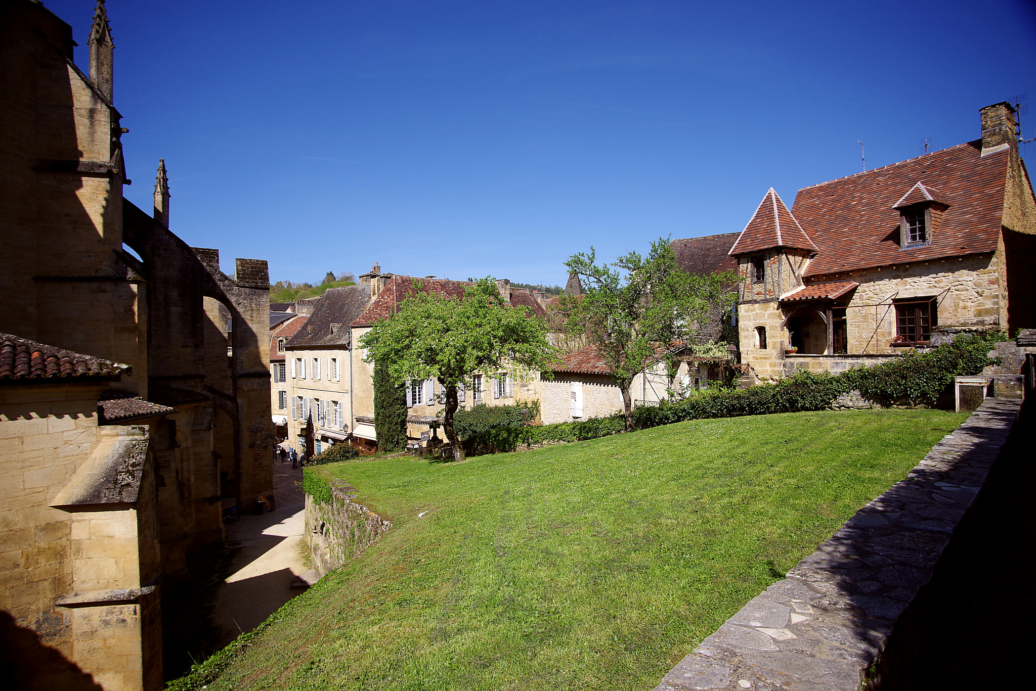 Tokina 19-35mm F3.5-4.5 AF sample photo. Sarlat-la-canéda ii photography