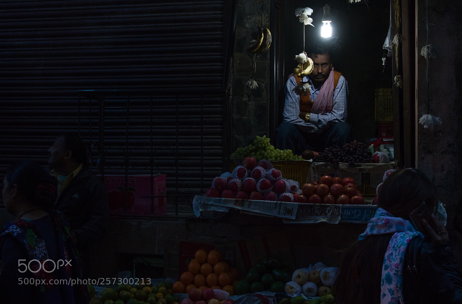 Canon EOS 7D Mark II sample photo. Fruit seller photography