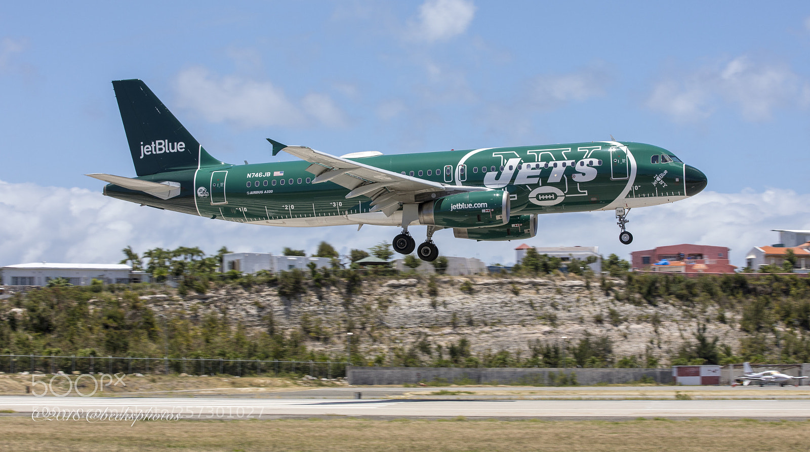 Canon EOS 5D Mark IV sample photo. Jetblue ny jets livery  photography