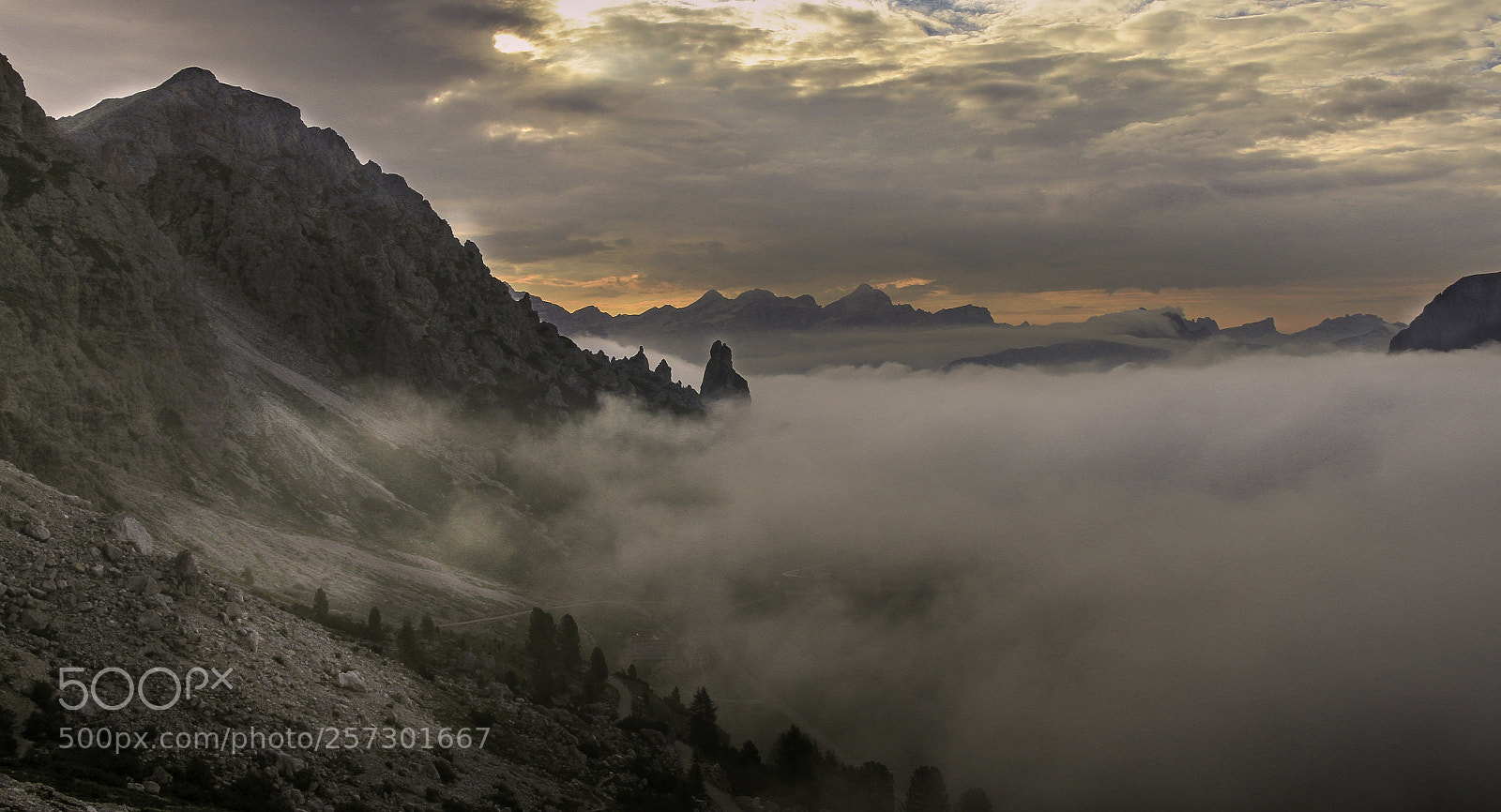 Canon EOS 7D sample photo. Sunrise in the mountains photography