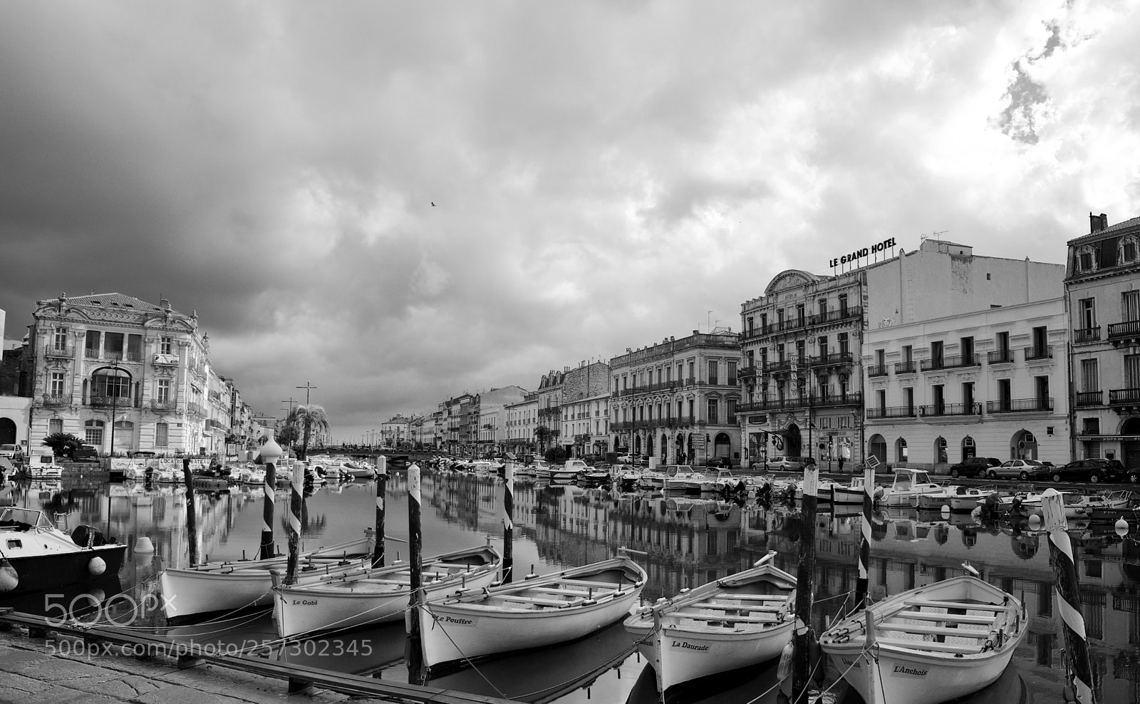Nikon D3400 sample photo. Sète nb photography