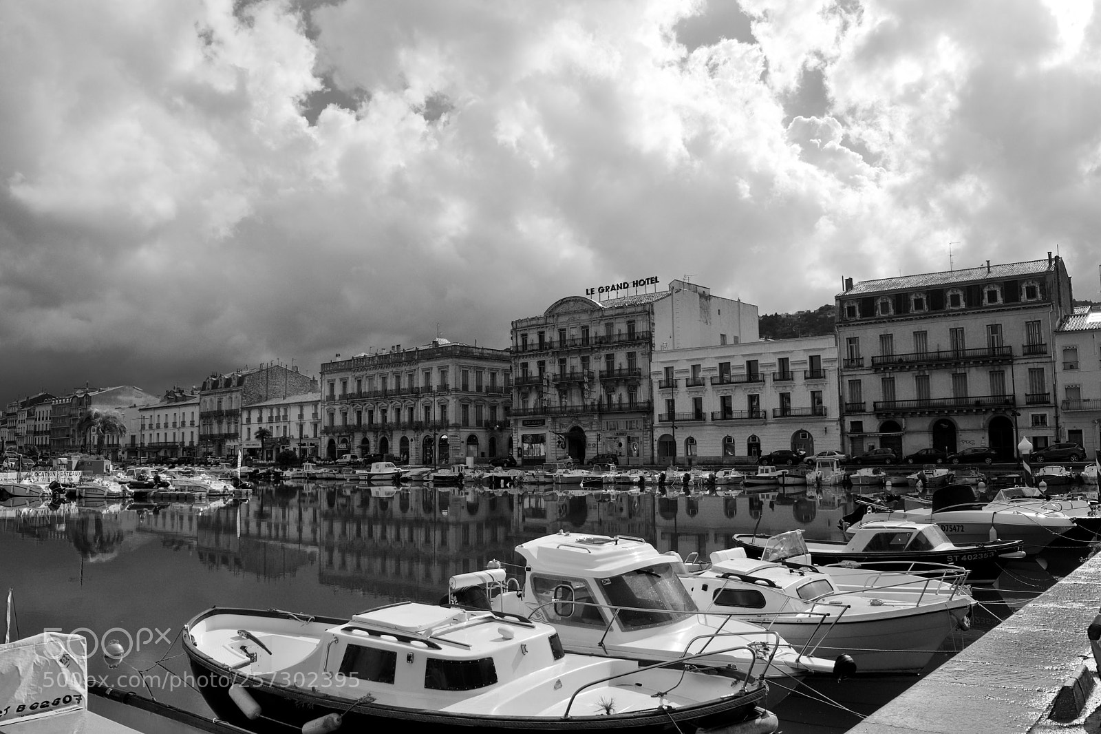 Nikon D3400 sample photo. Sète nb photography