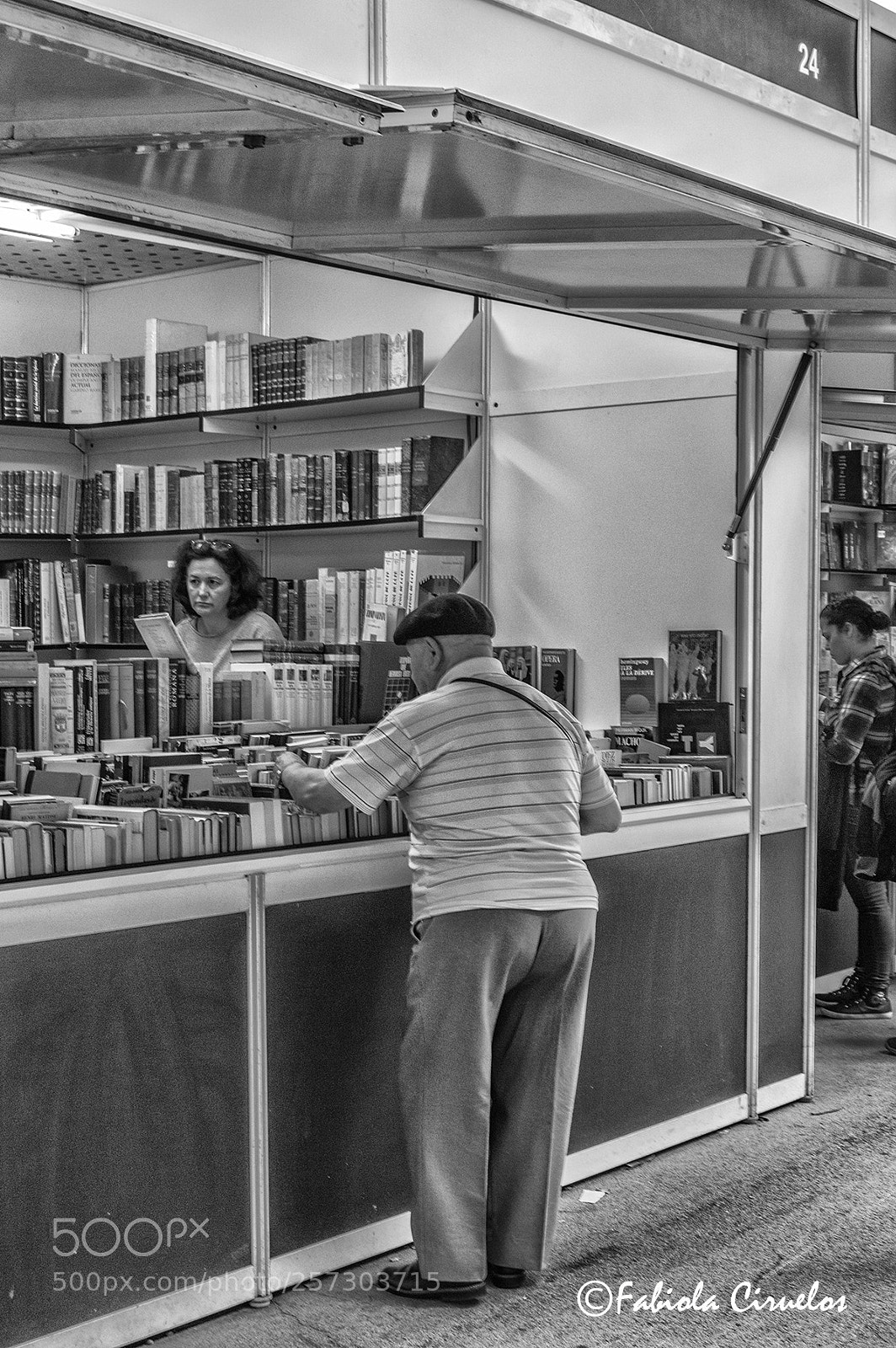 Nikon D3200 sample photo. Feria del libro antiguo photography