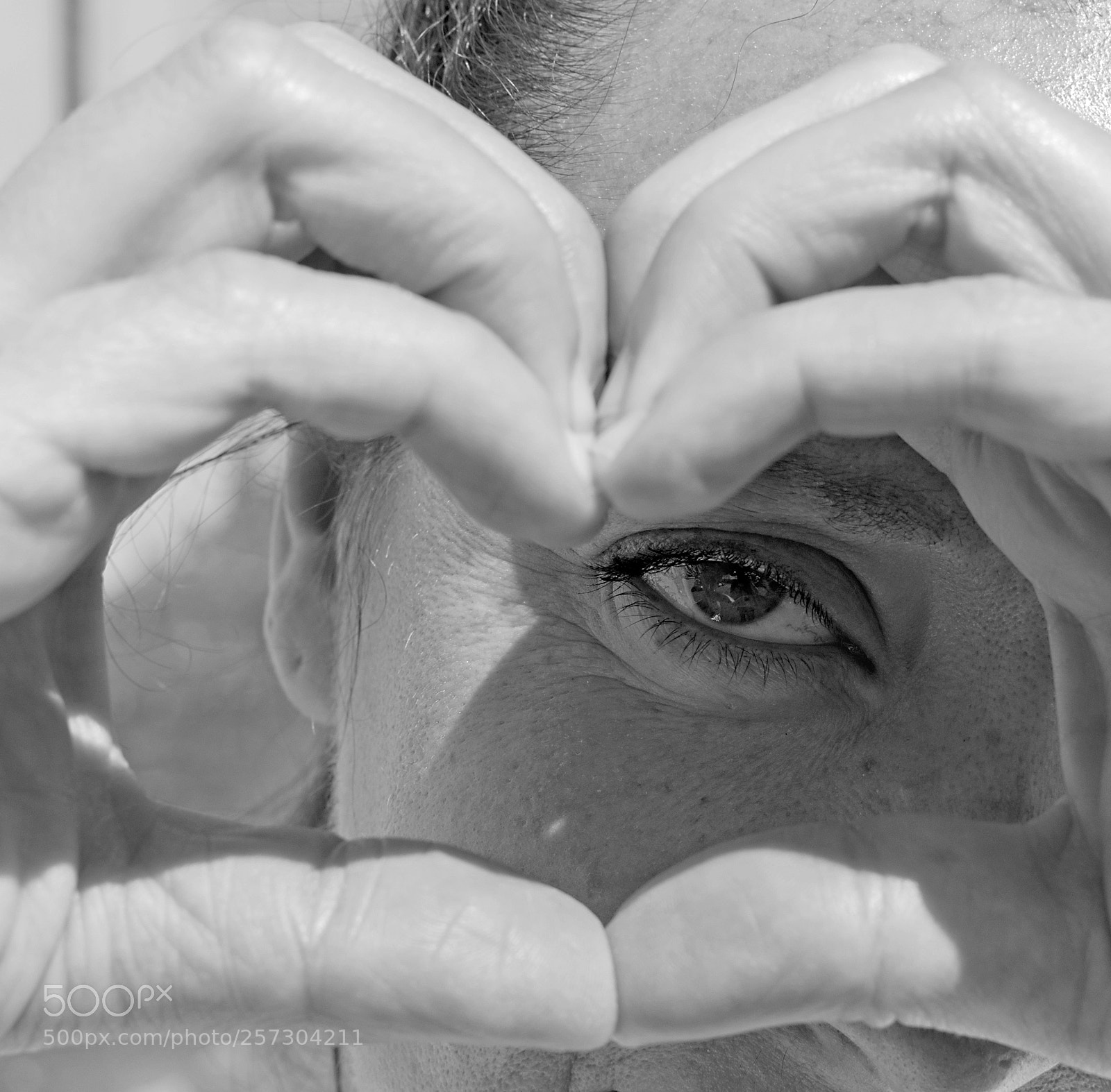 Nikon D3300 sample photo. Eye through the heart photography