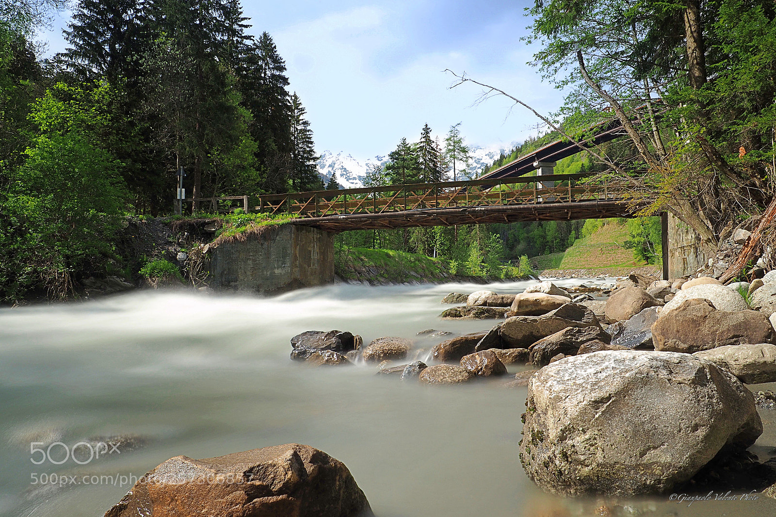 Olympus OM-D E-M5 II sample photo. Giocando con l'acqua... photography