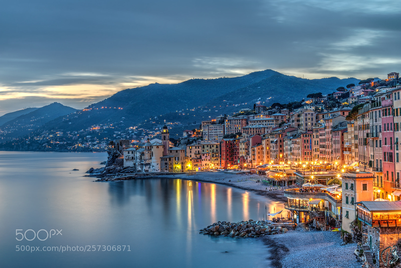 Canon EOS 6D Mark II sample photo. Camogli at dusk photography