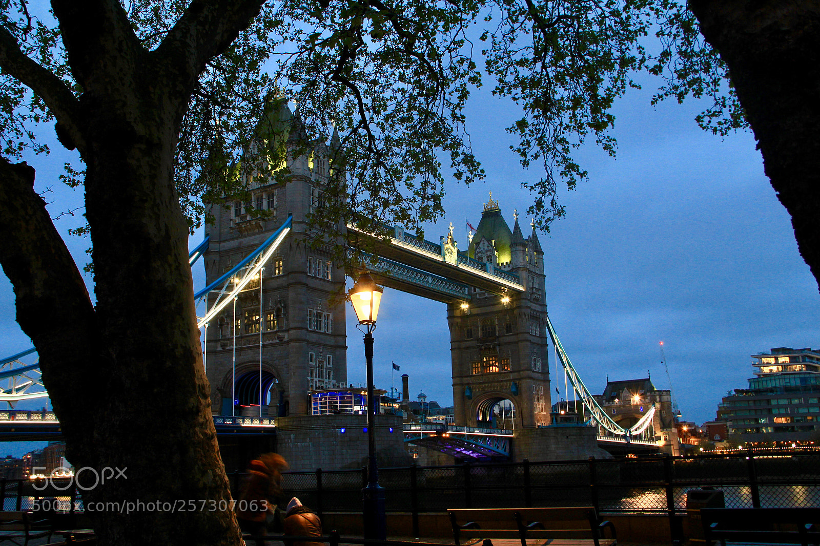 Canon EOS 60D sample photo. London at night photography