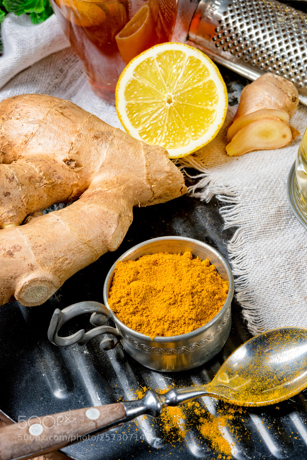 Nikon D810 sample photo. Ginger lemonade with honey photography