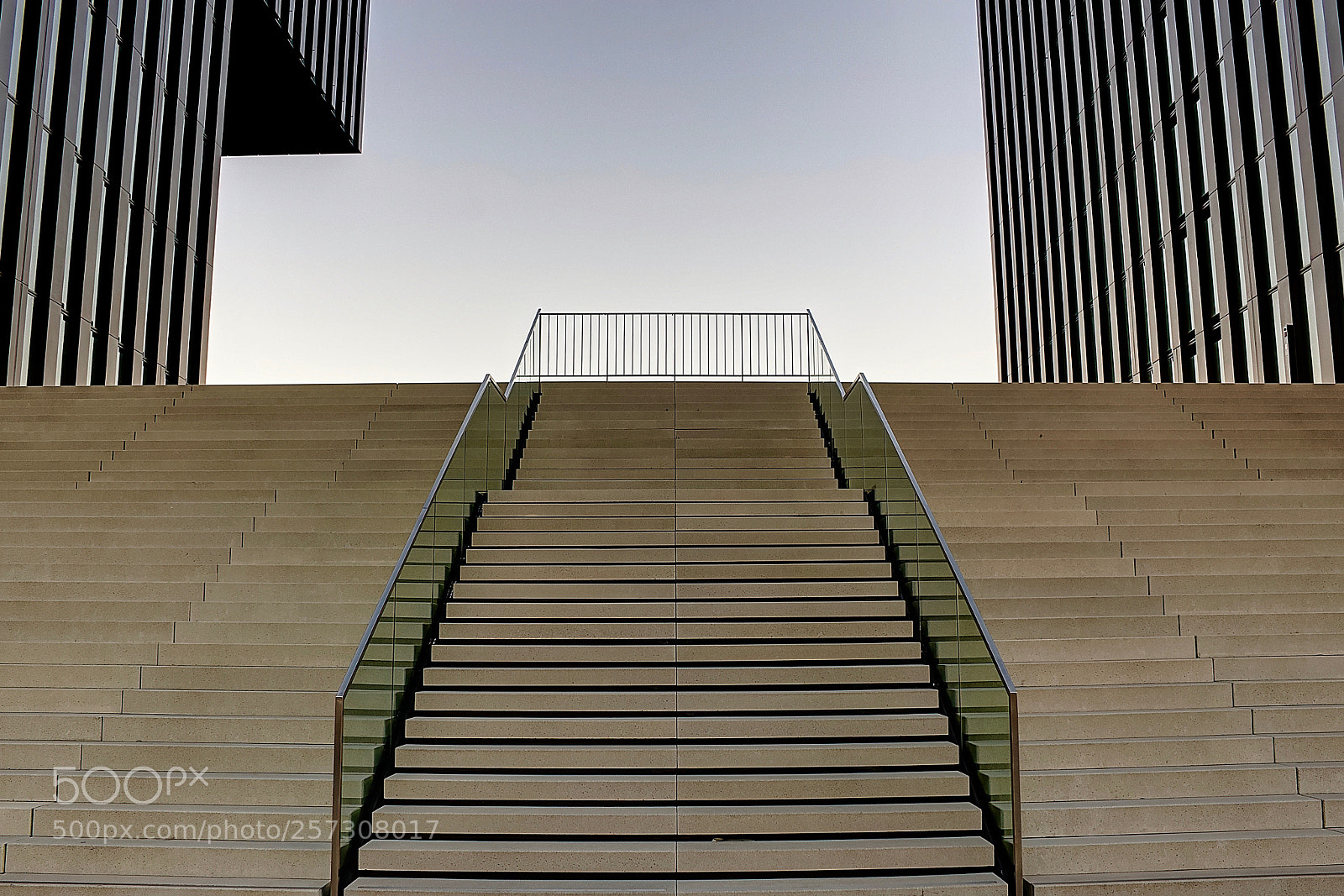 Canon EOS 700D (EOS Rebel T5i / EOS Kiss X7i) sample photo. Stairs photography