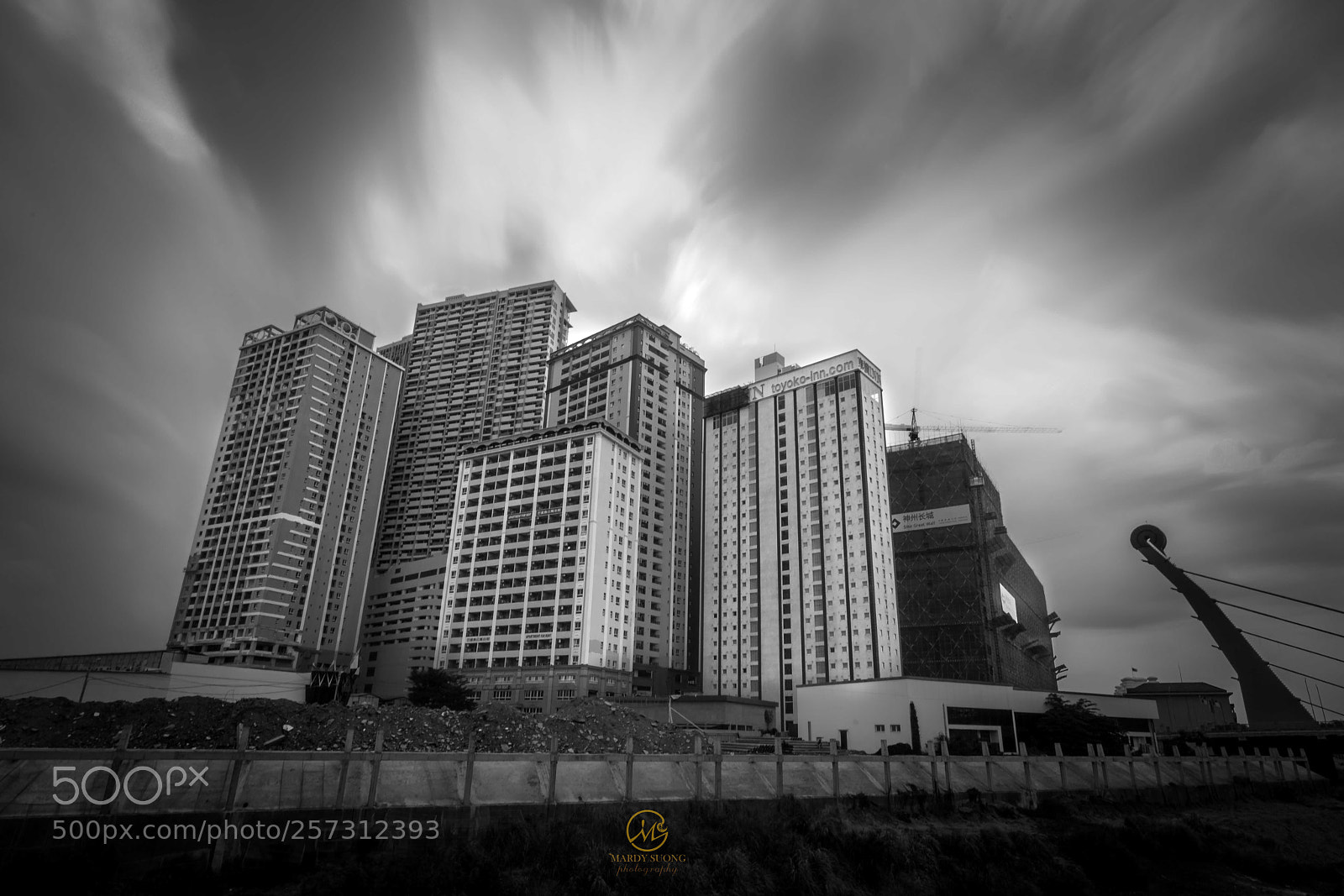 Sony a7R II sample photo. City and arch sony photography
